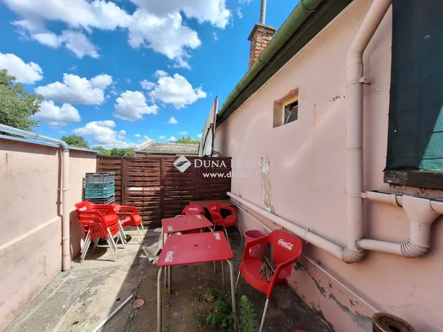 Eladó kereskedelmi és ipari ingatlan Mende 146 nm