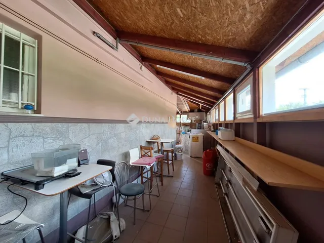 Eladó kereskedelmi és ipari ingatlan Mende 146 nm