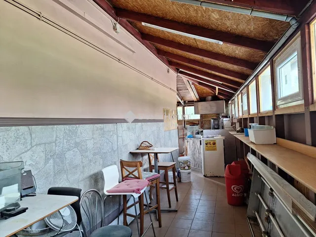 Eladó kereskedelmi és ipari ingatlan Mende 146 nm