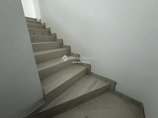 Eladó lakás Ráckeve 128 nm