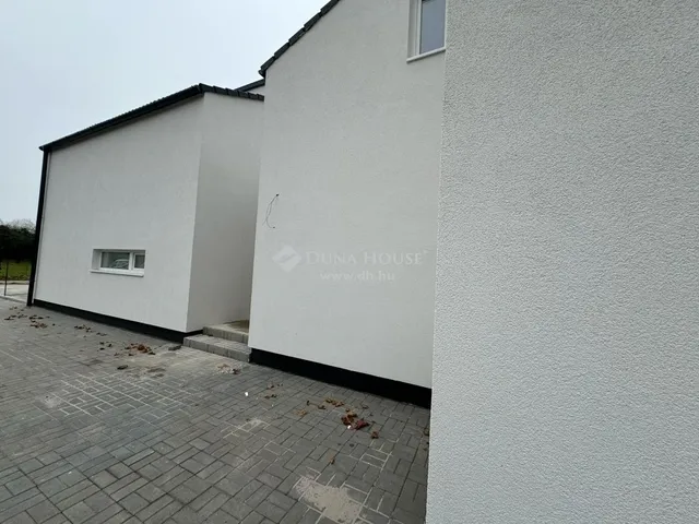 Eladó lakás Ráckeve 128 nm