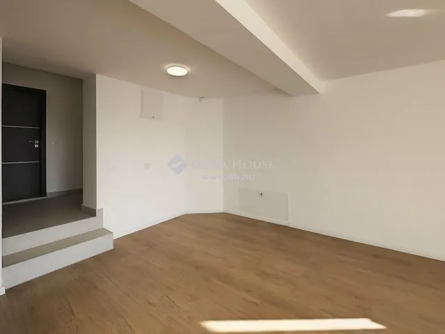 Eladó lakás Budapest XI. kerület 238 nm
