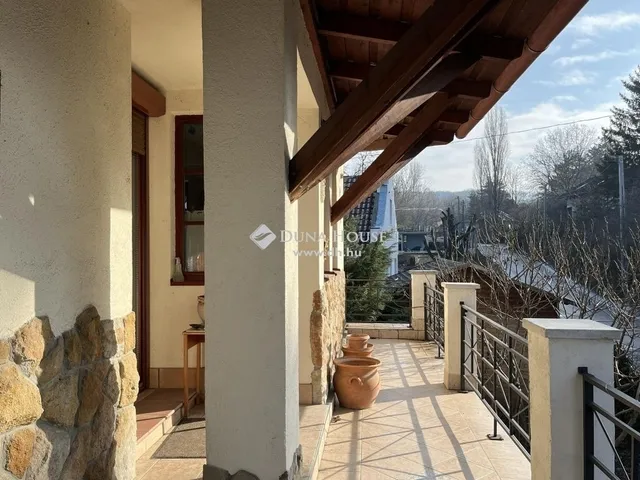 Eladó ház Telki 300 nm