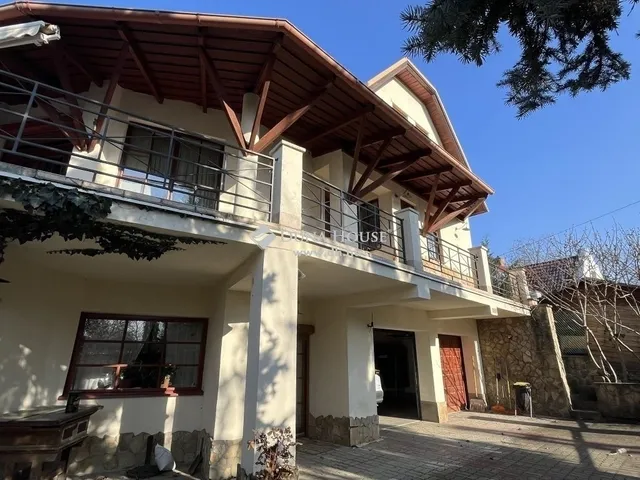 Eladó ház Telki 300 nm