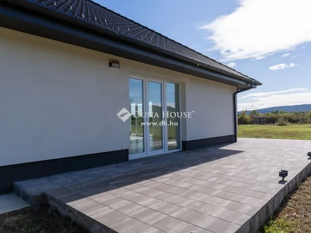 Eladó ház Pomáz 243 nm