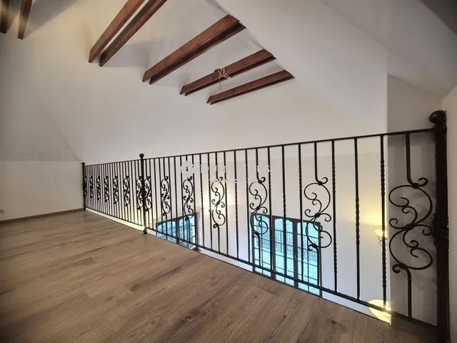 Eladó ház Üröm 266 nm