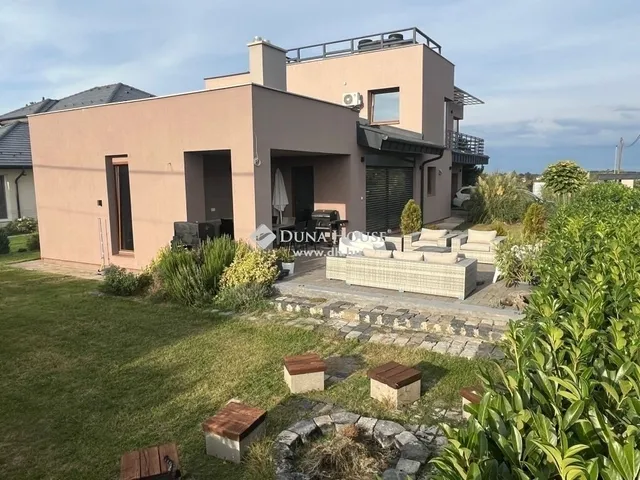 Eladó ház Érd 223 nm