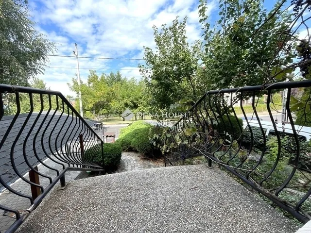 Eladó ház Fót 260 nm