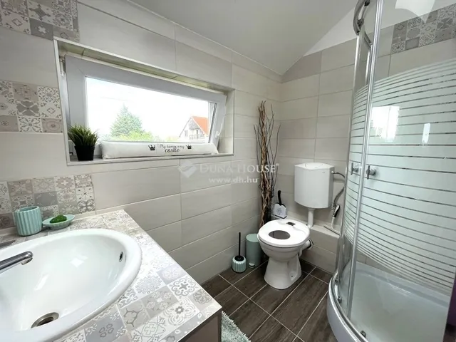 Eladó ház Fót 260 nm