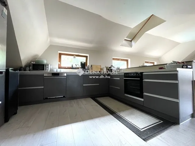 Eladó ház Fót 260 nm