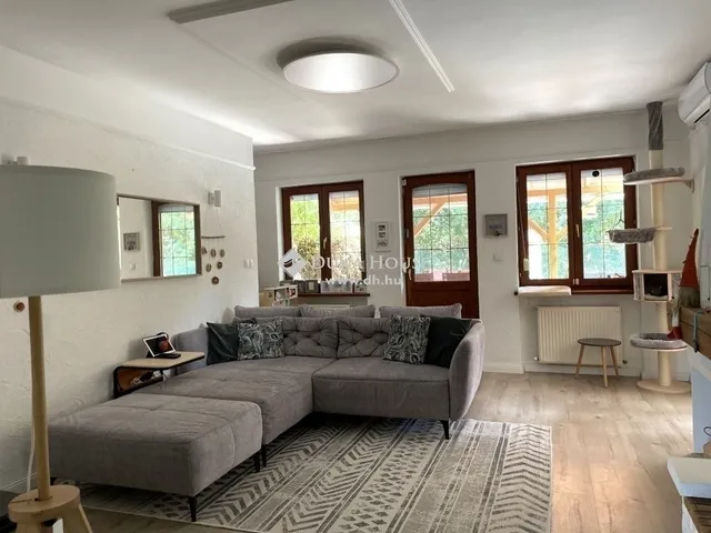 Eladó ház Fót 260 nm