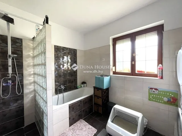 Eladó ház Fót 260 nm