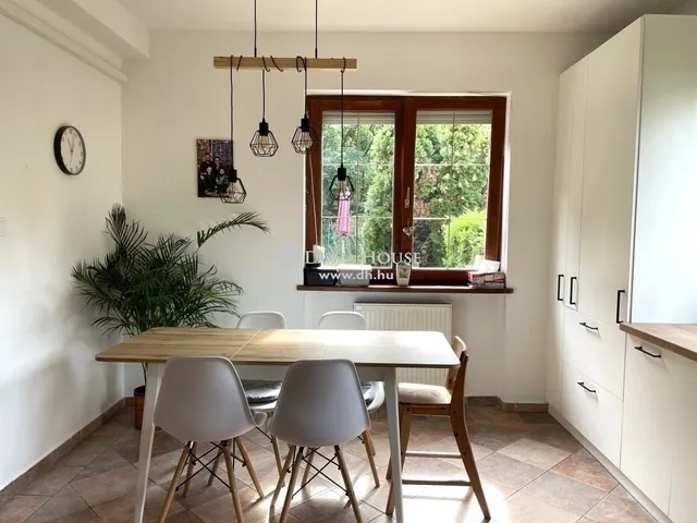 Eladó ház Fót 260 nm