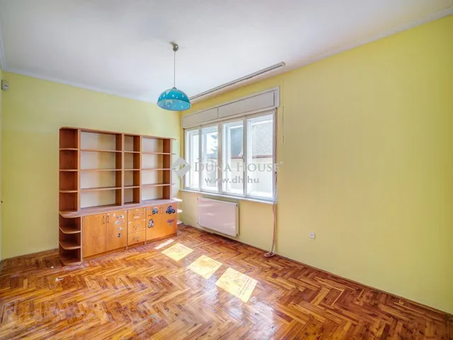 Eladó ház Erdőkertes 300 nm