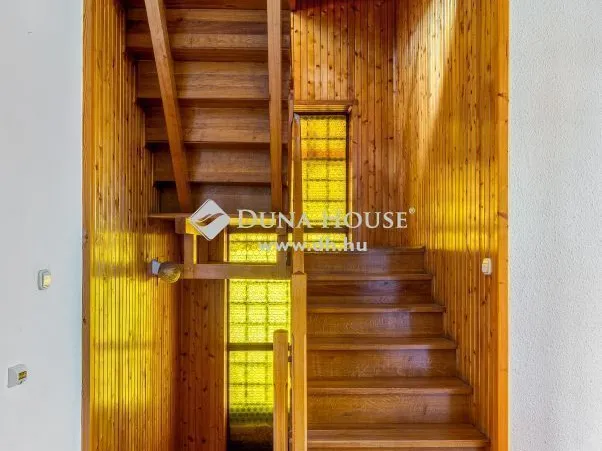 Eladó ház Erdőkertes 300 nm