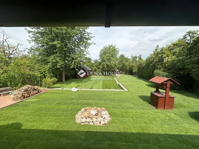 Eladó ház Erdőkertes 300 nm