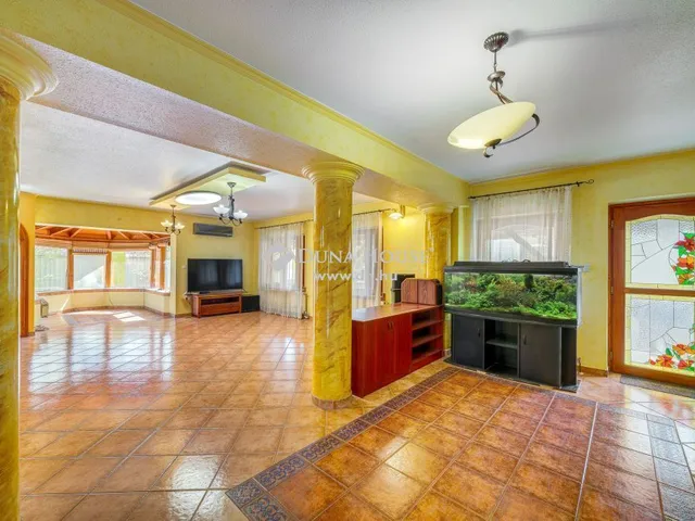 Eladó ház Erdőkertes 300 nm