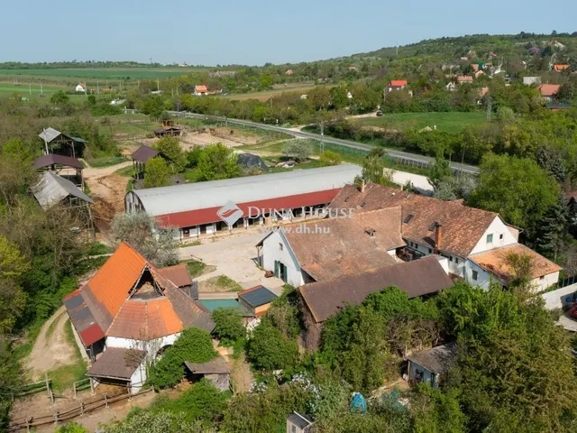 Eladó mezőgazdasági ingatlan Zsámbék 3000 nm