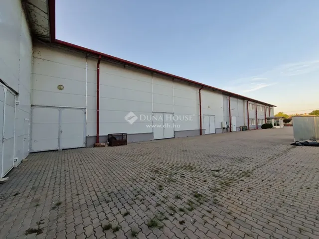 Eladó kereskedelmi és ipari ingatlan Abony 1150 nm