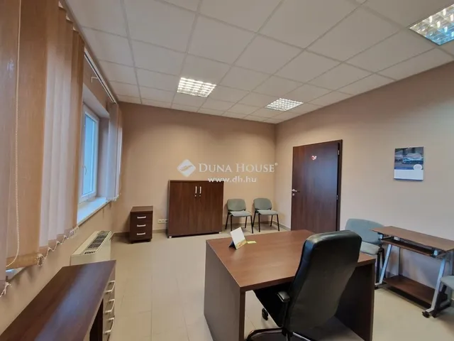 Eladó kereskedelmi és ipari ingatlan Abony 1150 nm