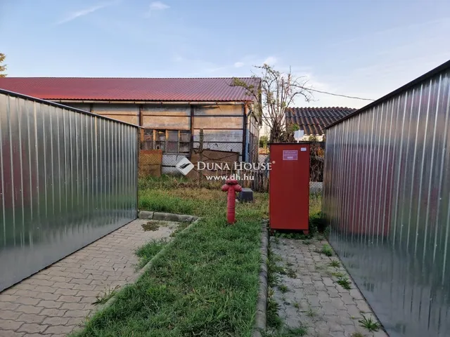 Eladó kereskedelmi és ipari ingatlan Abony 1150 nm