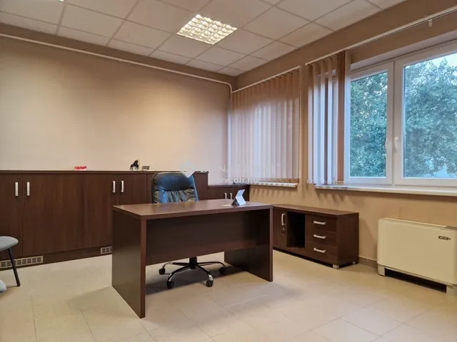 Eladó kereskedelmi és ipari ingatlan Abony 1150 nm