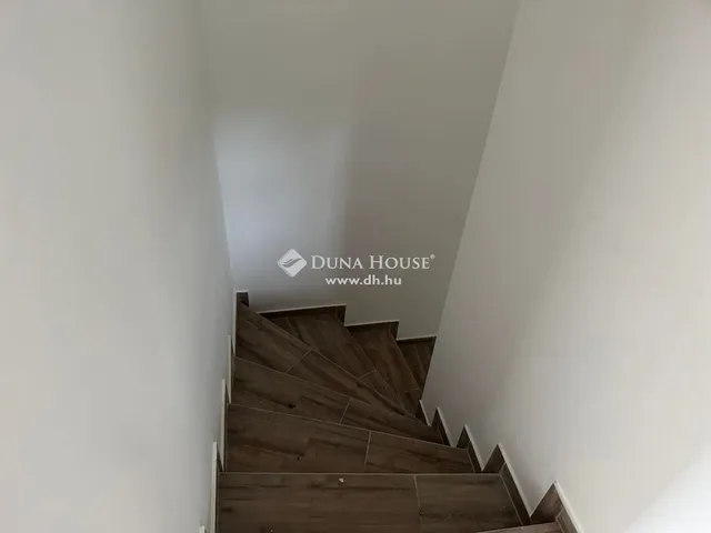Eladó ház Göd 280 nm