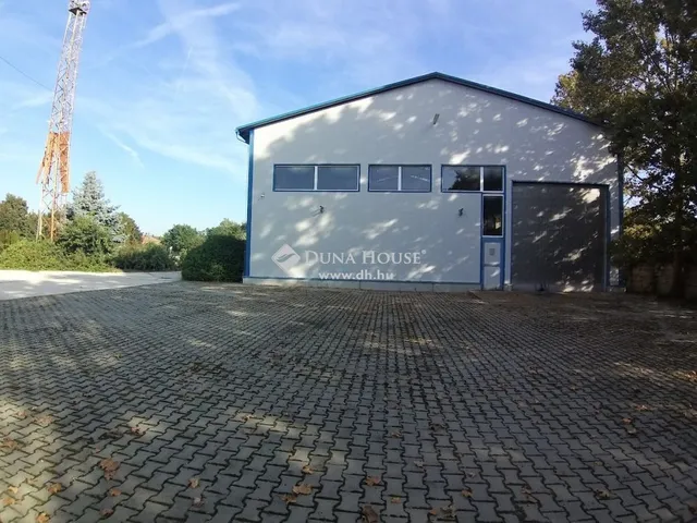 Eladó kereskedelmi és ipari ingatlan Szigetújfalu 600 nm