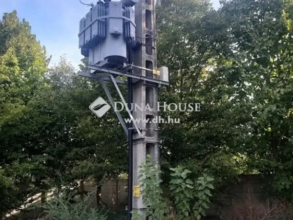 Eladó kereskedelmi és ipari ingatlan Szigetújfalu 600 nm