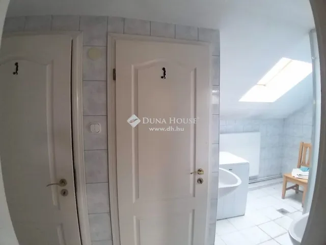 Eladó kereskedelmi és ipari ingatlan Szigetújfalu 600 nm