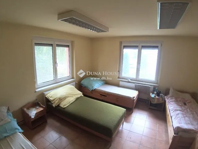 Eladó kereskedelmi és ipari ingatlan Szigetújfalu 600 nm