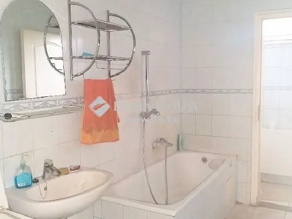 Eladó kereskedelmi és ipari ingatlan Szigetújfalu 600 nm