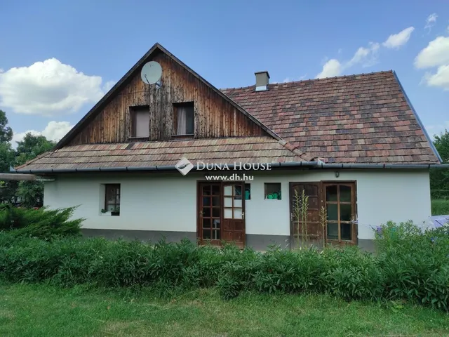 Eladó telek Kemence 240000 nm