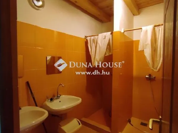 Eladó telek Kemence 240000 nm