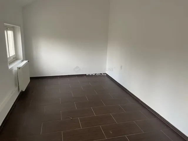 Eladó mezőgazdasági ingatlan Csemő 200 nm