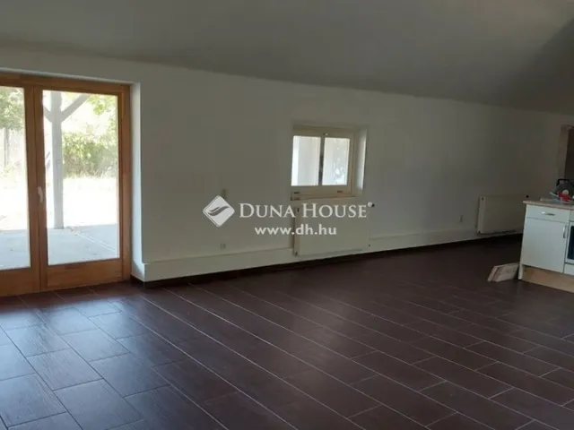 Eladó mezőgazdasági ingatlan Csemő 200 nm