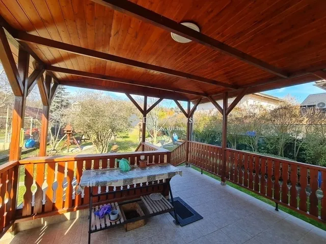 Eladó ház Százhalombatta 276 nm