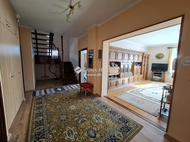 Eladó ház Százhalombatta 276 nm
