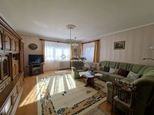 Eladó ház Százhalombatta 276 nm