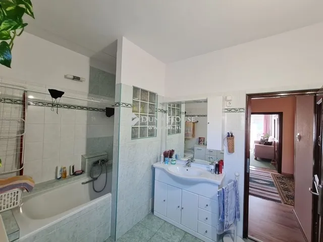 Eladó ház Százhalombatta 276 nm