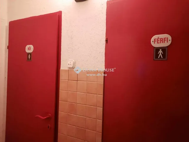 Eladó kereskedelmi és ipari ingatlan Érd 300 nm