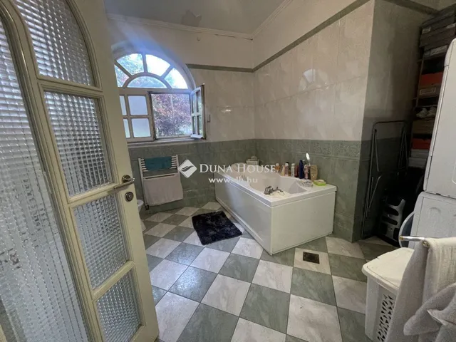 Eladó ház Érd 397 nm