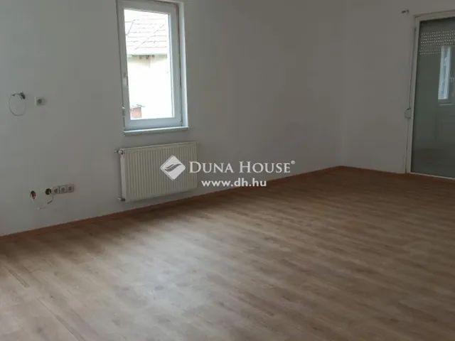 Eladó ház Herceghalom 140 nm