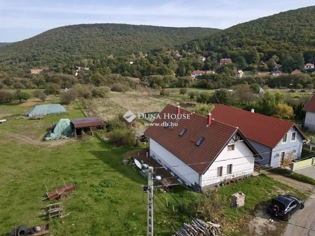 Eladó ház Pilisszentlászló 274 nm