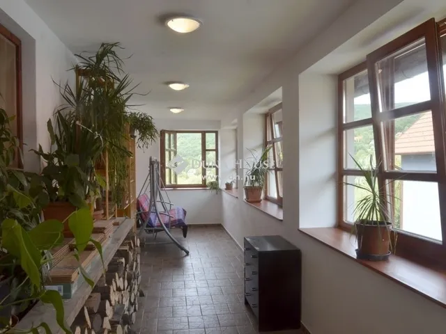 Eladó ház Pilisszentlászló 274 nm