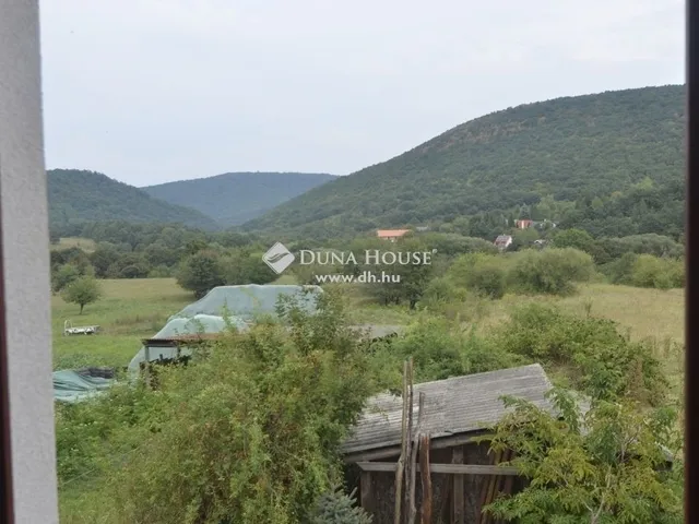 Eladó ház Pilisszentlászló 274 nm