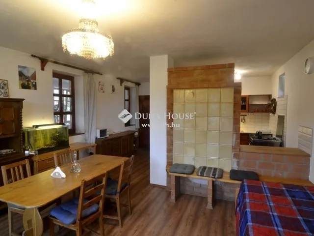 Eladó ház Pilisszentlászló 274 nm