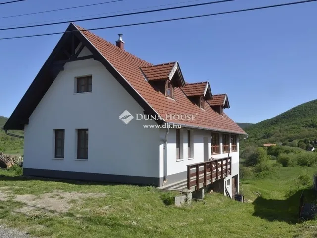 Eladó ház Pilisszentlászló 274 nm