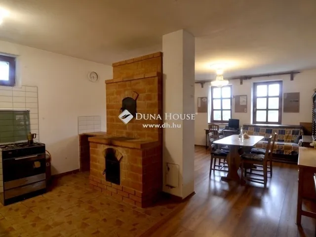 Eladó ház Pilisszentlászló 274 nm