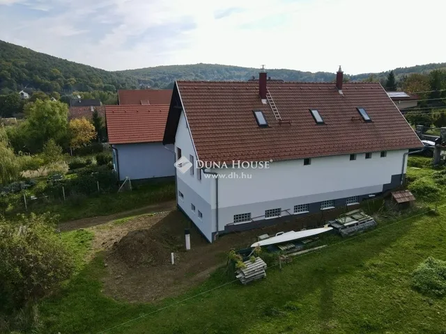 Eladó ház Pilisszentlászló 274 nm